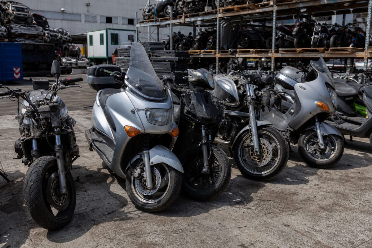 Demolizione moto e scooter